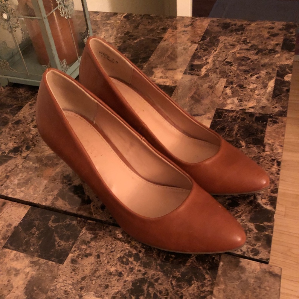 Report Footwear size 7.5